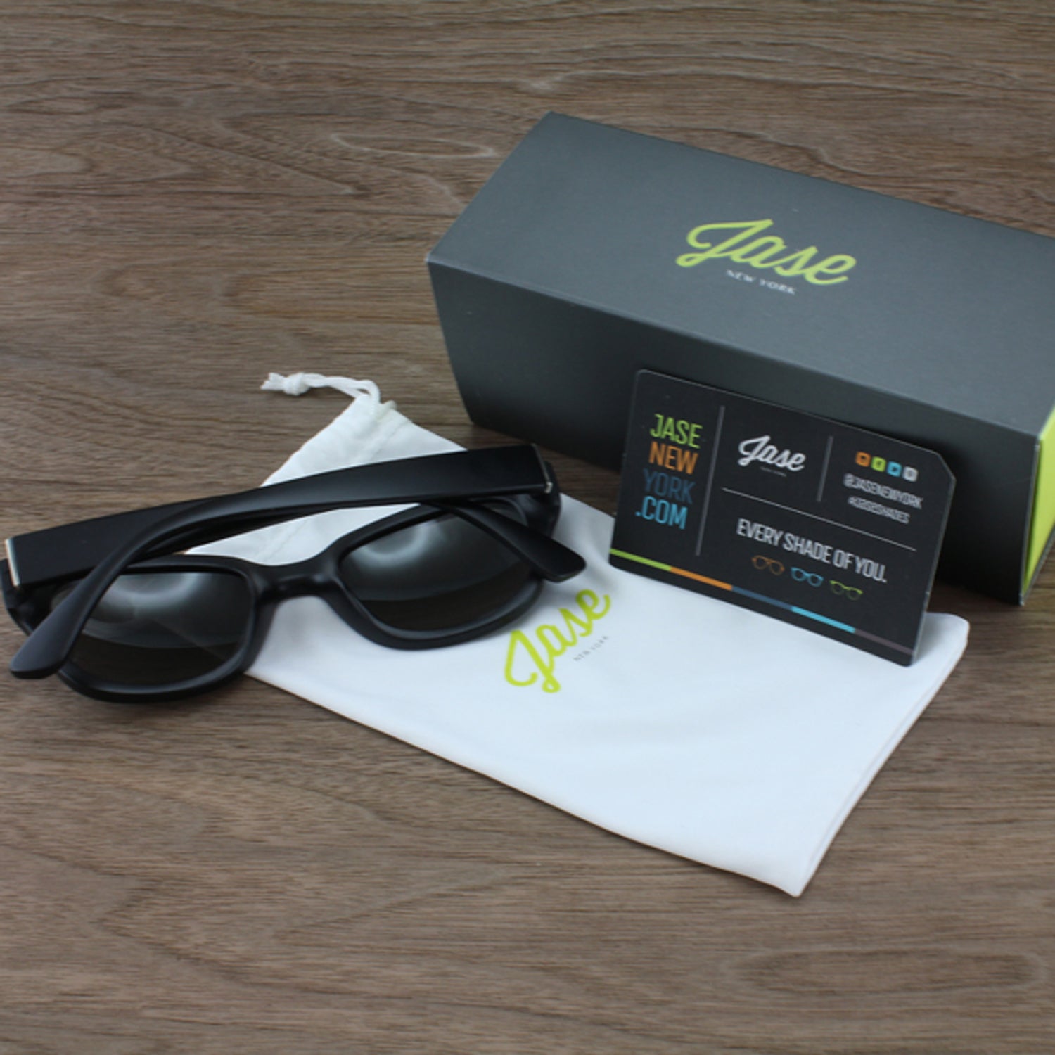 Jase New York Delano Sunglasses in Matte Black - Day Trip So Cal