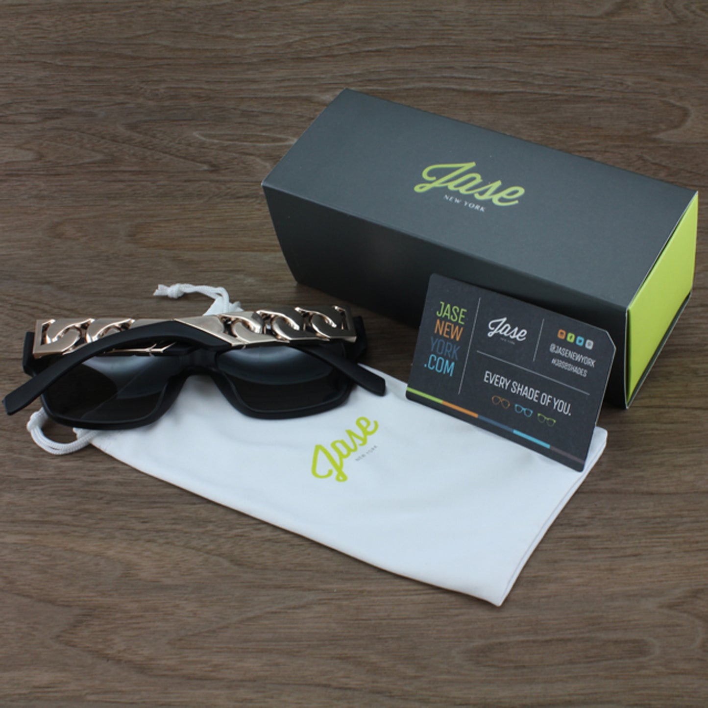 Jase New York Cache Sunglasses in Matte Black - Day Trip So Cal